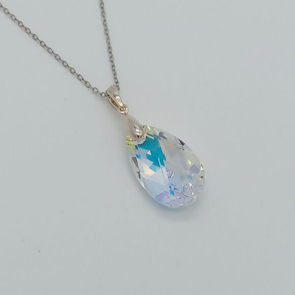 Platinum Plated Pendant Necklace Made with Swarovski Aurora Borealis Crystal - Picture 3 of 4